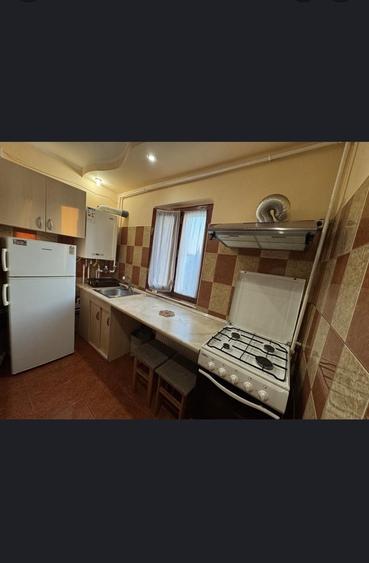Garsonieră decomandată în Central