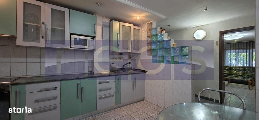 Apartament cu 4 camere decomandat în Vitan