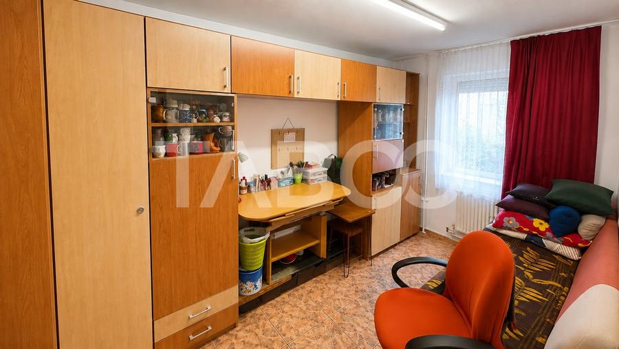Garsonieră decomandată, mobilată în Broscărie