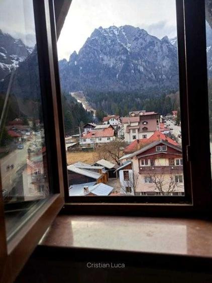 Apartament cu 3 camere decomandat în Bușteni
