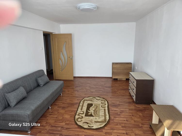 Apartament cu 3 camere decomandat în Vărsătura