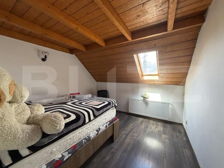 Casă individuală cu 8 camere cu Teren 3000 Mp în Exterior Sud
