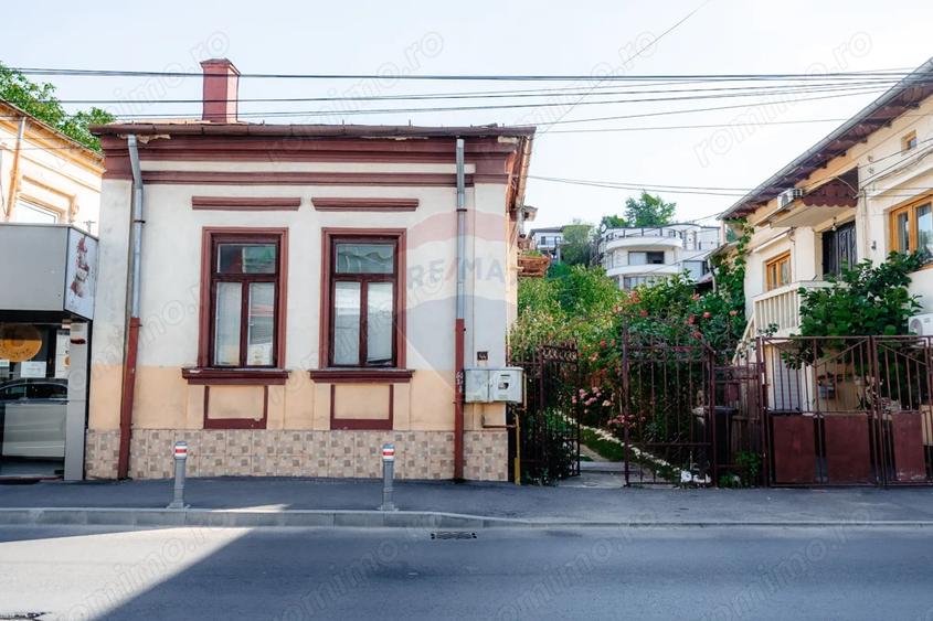 Casa + teren de vanzare in centrul Pite?tiului, Strada Egalita?ii - 3