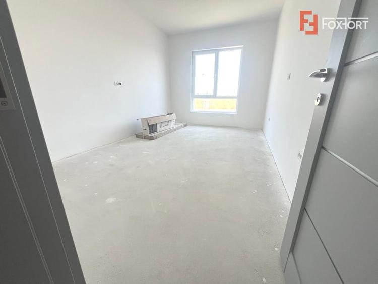 Duplex cu 4 camere cu Canalizare în Moșnița Nouă