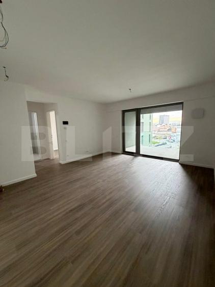 Apartament cu 3 camere semidecomandat în Semicentral
