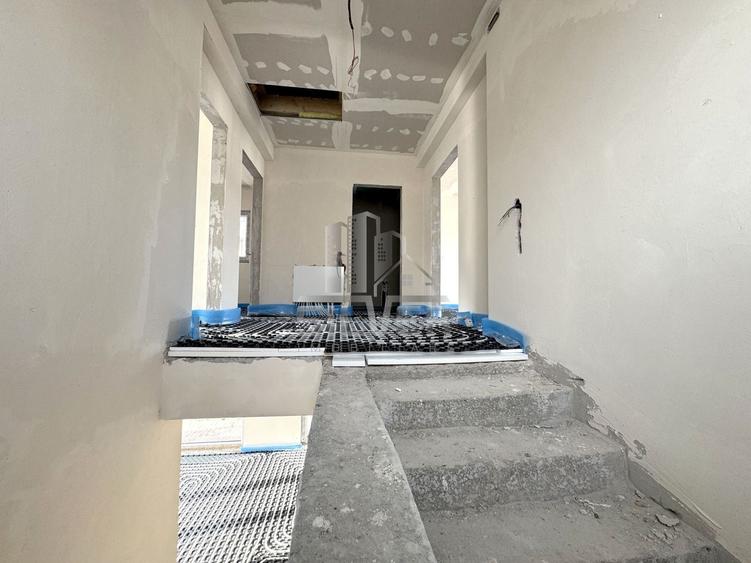 Casă individuală cu 5 camere cu Canalizare în Chinteni