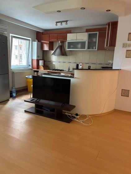 Apartament cu 2 camere semidecomandat în Runcu