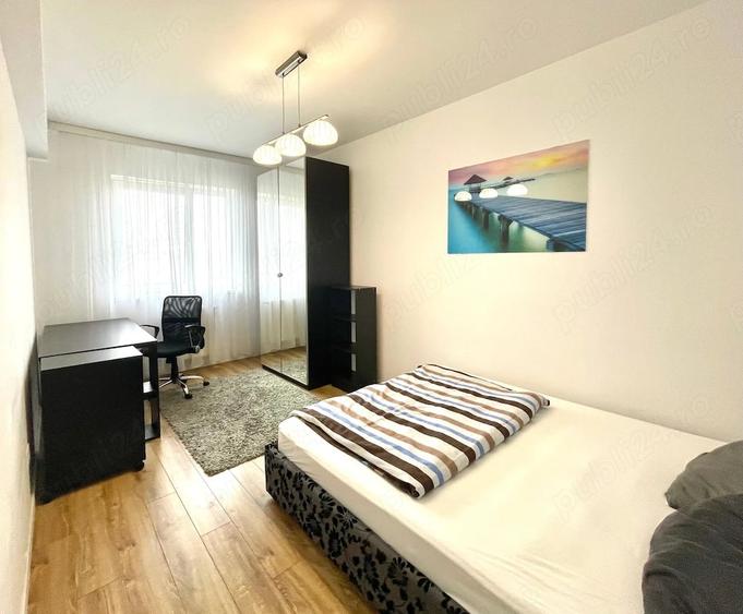 Apartament cu 4 camere decomandat în Central