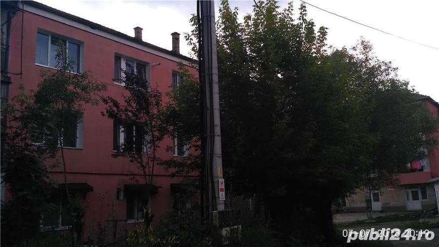 Apartament cu 2 camere decomandat în Lupeni