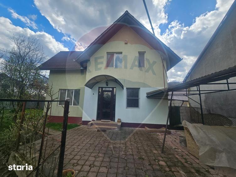 Casă cu 5 camere cu Teren 359 Mp în Central