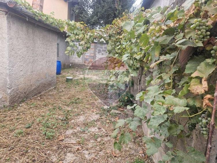 Casă cu 3 camere cu Teren 140 Mp în Bartolomeu