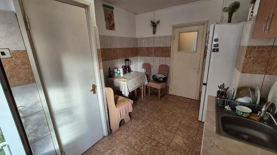 Vand Apartament 4 camere decomandat, 1 Mai , Alexandria - 11