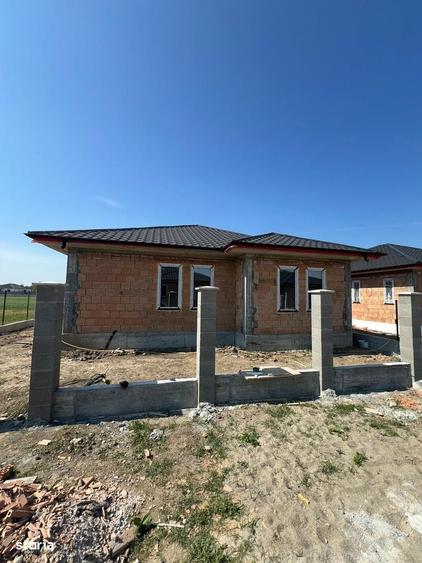 Casă cu 3 camere cu Teren 500 Mp în Central