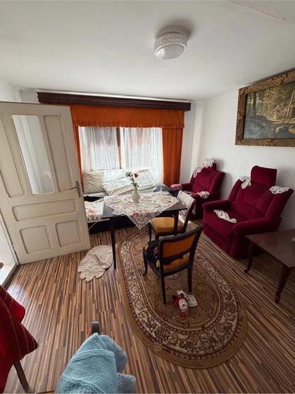 Casă cu 7 camere cu Teren 2718 Mp în Văleanca-Vilănești