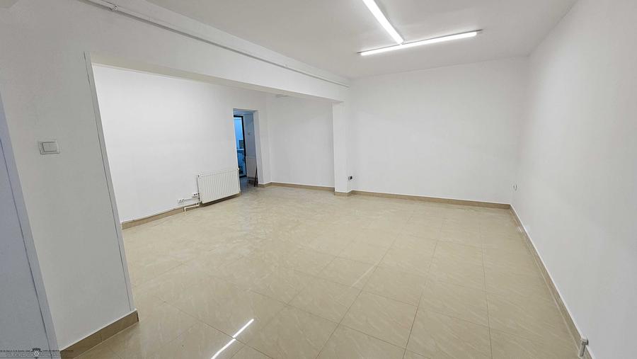 Spațiu comercial, de 102 mp, în Central