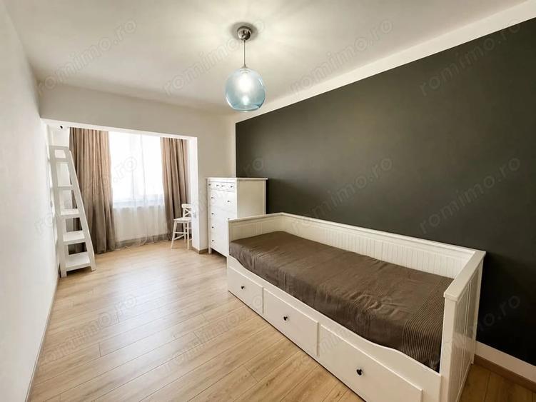 Apartament cu 3 camere semidecomandat în Bucovina