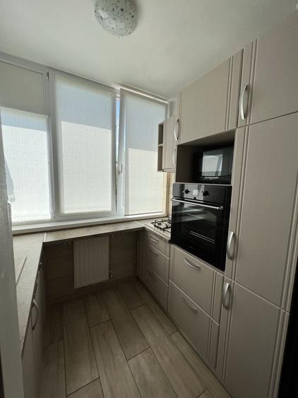 Proprietar, inchiriez apartament cu 3 camere, strada Anghel Saligny - 8
