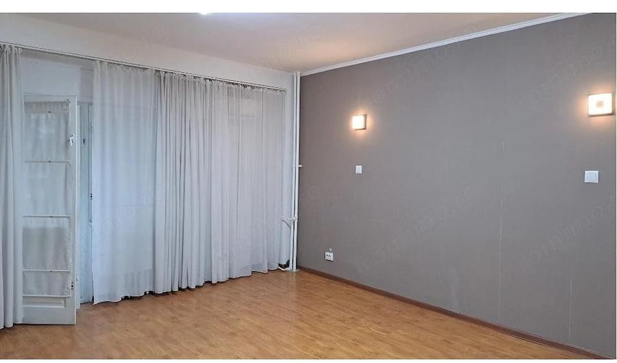Apartament cu 3 camere decomandat în Decebal