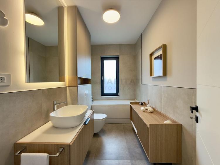 Casă individuală cu 5 camere cu Canalizare în Tunari