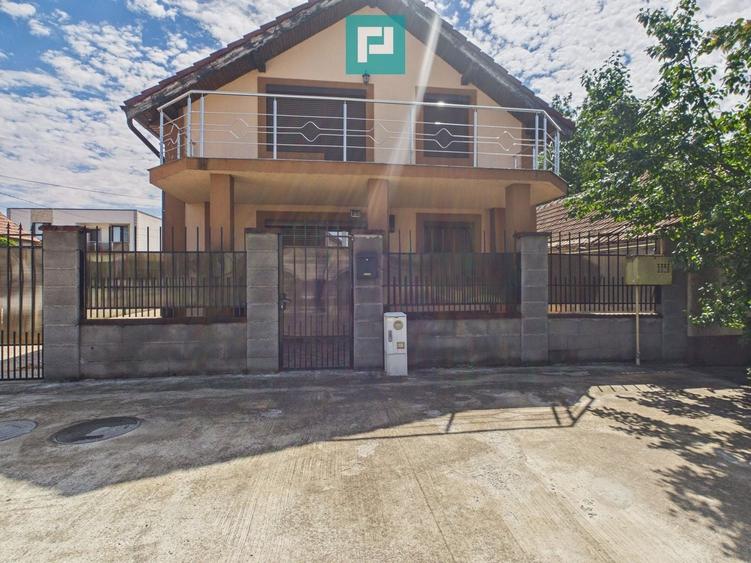 Casă individuală cu 5 camere cu Canalizare în Utvin