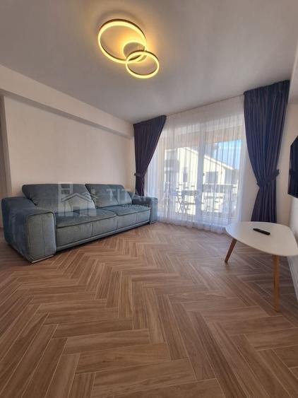 Apartament cu 3 camere decomandat, mobilat în Central