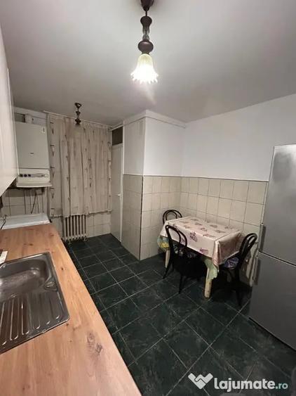 Apartament cu 3 camere decomandat în Mărăști