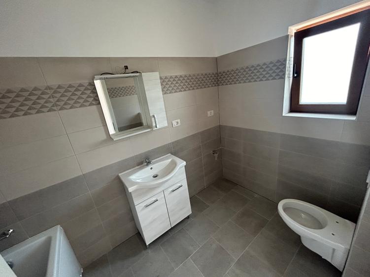 Duplex cu 3 camere cu Canalizare în Moșnița Veche