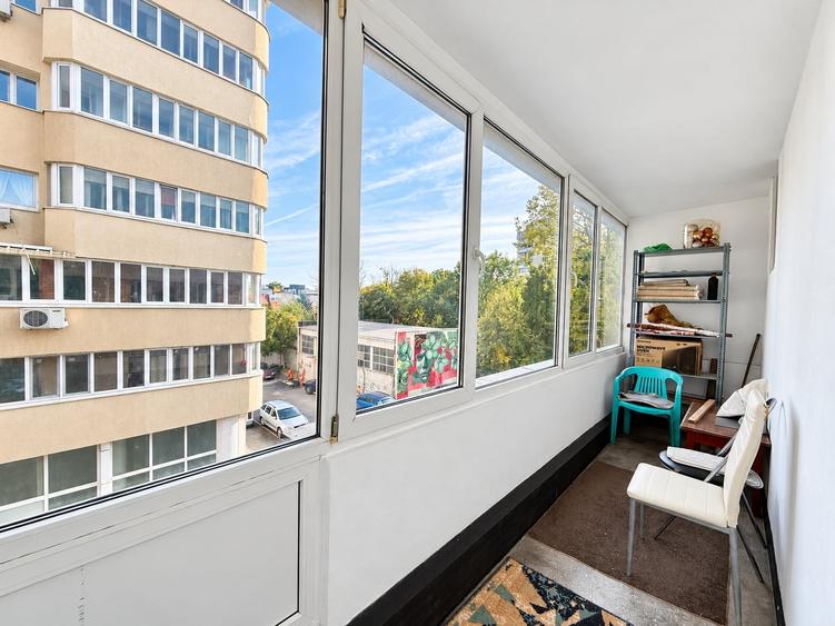 Apartament cu 2 camere semidecomandat, mobilat în Iancului