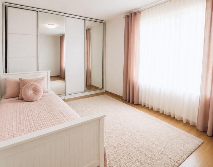 Apartament cu 3 camere decomandat în Florești — fotografia 1