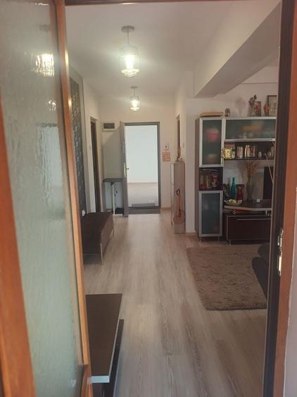 Apartament cu 2 camere semidecomandat în Racova