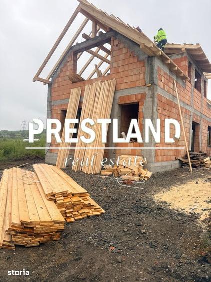 Casă cu 3 camere cu Teren 69 Mp în Roșia