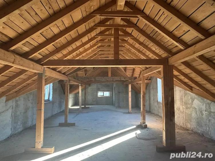 Casă cu 6 camere cu Teren 500 Mp în Titan