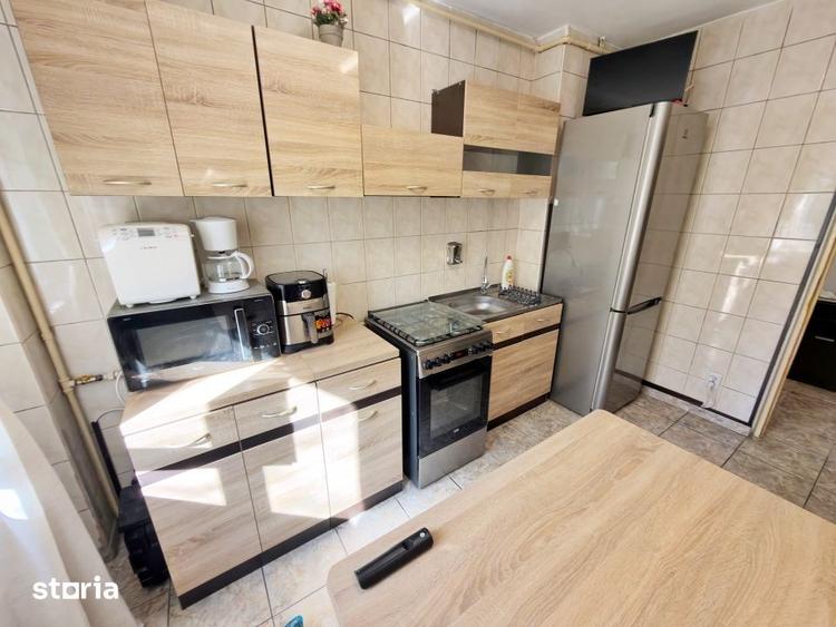 Apartament cu 2 camere decomandat, mobilat în Tei