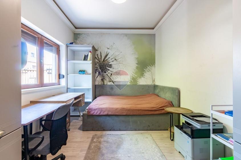 Apartament cu 4 camere semidecomandat, mobilat în Turda