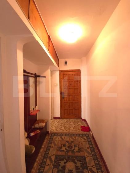 Apartament cu 2 camere semidecomandat, mobilat în Micro 4
