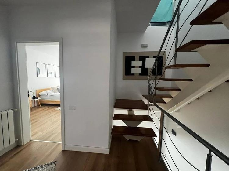 Casă individuală cu 7 camere cu Canalizare în Pipera