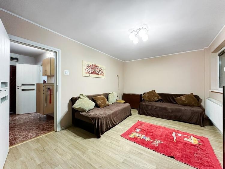 Apartament cu 3 camere decomandat în Drumul Taberei