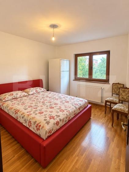 Apartament cu 4 camere semidecomandat, mobilat în Triaj
