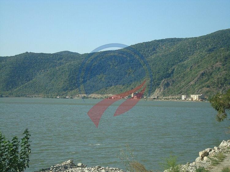 Teren Construcții intravilan de 2100 mp, în Berzasca