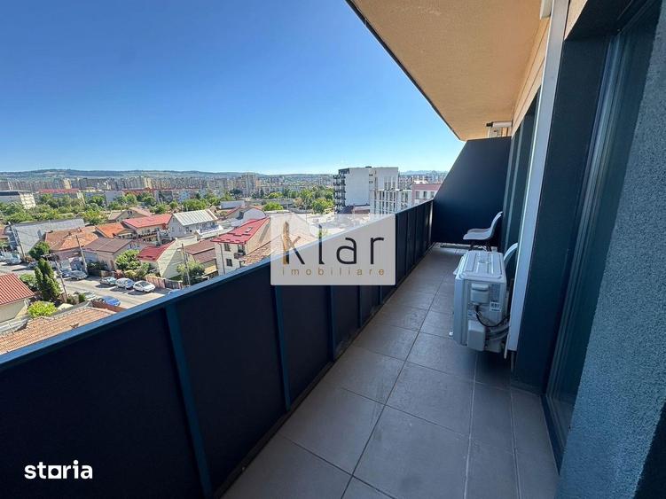 Apartament cu 3 camere semidecomandat, mobilat în Bulgaria