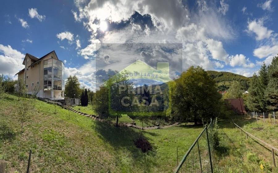 Casă individuală cu 7 camere cu Canalizare în Exterior Est