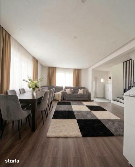 Casă cu 4 camere cu Teren 1200 Mp în Central