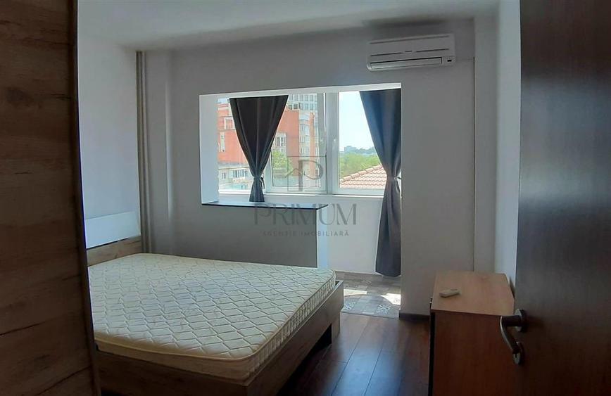 Apartament cu 3 camere decomandat în Aradului