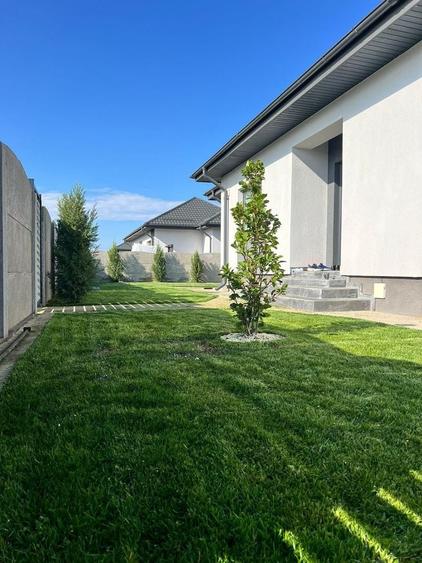 Casă individuală cu 3 camere cu Canalizare în Clinceni