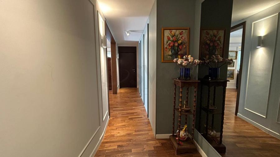 Apartament cu 4 camere decomandat, mobilat în Iancu Nicolae