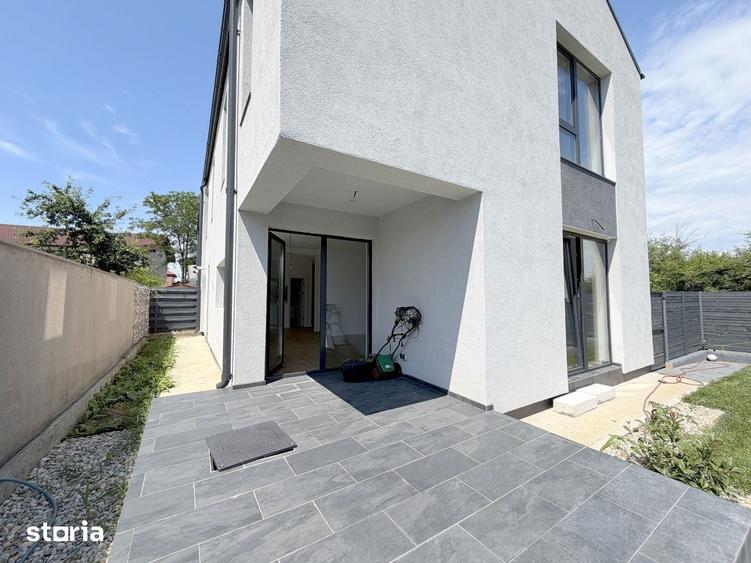Casă cu 4 camere cu Teren 300 Mp în Corbeanca