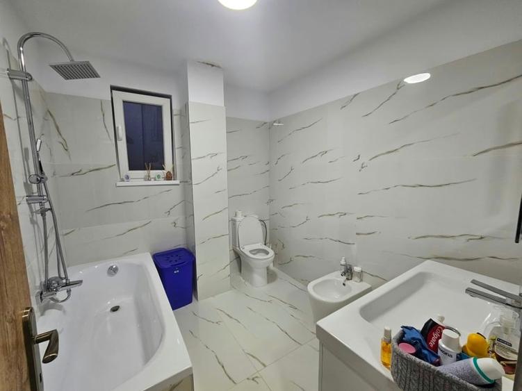 Casă individuală cu 4 camere cu Teren 1260 Mp în Central