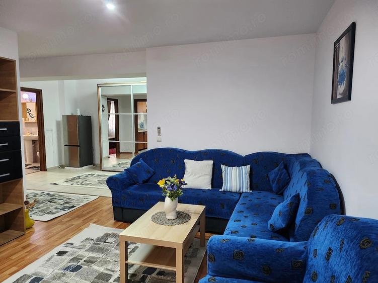 Apartament cu 2 camere decomandat în Splaiul Unirii