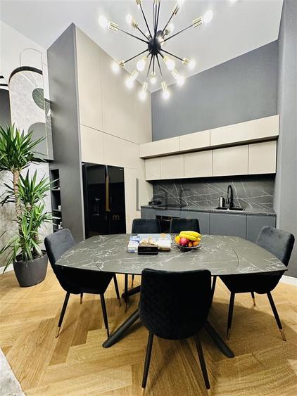 Apartament cu 3 camere semidecomandat, mobilat în Central