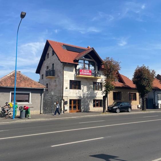 Casă cu 4 camere în Central